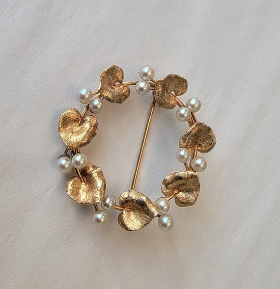 14k Gold and Pearls Leaf Pin