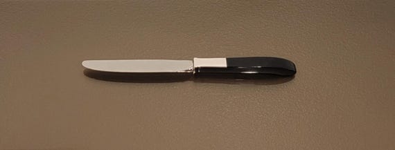 Knife - Contrast by Lunt Silversmiths