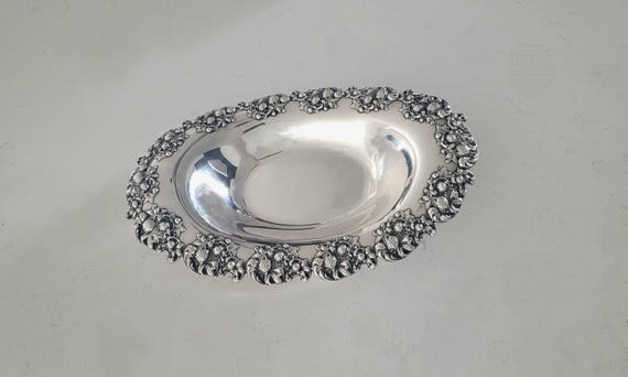 Art Nouveau Mauser Sterling Silver Bread Tray – Large 14-1/2 in. x 9-1/2 in. - Art Nouveau Berry Design circa 1900