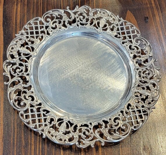 Set of 12 Pierced Sterling Silver Bread & Butter Plates by George and Samuel Shreve of San Francisco