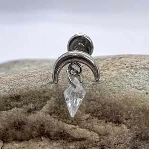 Piercing de titanio con forma de media luna y cristal / Calibre 1,2 mm / Labret con parte trasera plana para trago, hélix, caracola y cartílago de la oreja / Vendedor del Reino Unido