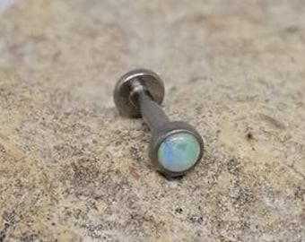 Piercing para labio, trago, hélix, oreja, concha, de titanio, con rosca interna, parte posterior plana, ópalo blanco, 3 mm, 1,2 mm, 16 g, vendedor del Reino Unido