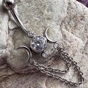 Cadena de circonita cúbica con forma de media luna de la diosa lunar / Titanio de grado implante con rosca interna / Piercing para ombligo / Joyería para piercing / Vendedor en el Reino Unido