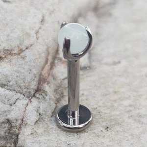 White Quartz Prong Set Stone | 1.2mm 16g Titanium Flat Back Stud | Philtrum Medusa Labret Helix Cartilage Conch Piercing Jewelry | UK Seller
