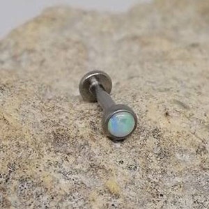 4mm White Opal Disk Titanium Internally Threaded Labret Stud - 1.2mm - suitable for lip, tragus, helix , conch, cartilage etc - UK Seller