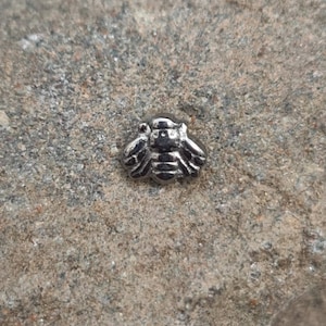 Cute Bumble Honey Bee Titanium Piercing Stud | Internally Threaded Flat Back Labret | 1.2mm (16g) | Earring Conch Cartilage | UK Seller