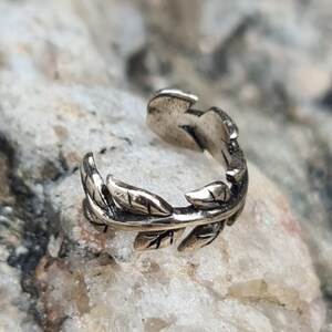 Leaf Pattern Sterling Silver Ear Cuff Ring - No Piercing Required - UK Seller