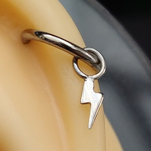 Hangende bliksemschichthanger | Clicker-piercingring met scharnierend segment | 0,8 mm - 1,6 mm | VK-verkoper | Scharnierende ring voor tragus, helix, daith, oor