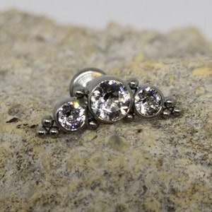 Triple Crystal CZ Bead Cluster | Titanium Internally Threaded Flat Back Labret Stud | 1.2mm (16g) | Ear Cartilage Conch Tragus Helix Earring