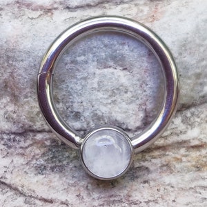 Piercing ad anello con cerniera a scatto in quarzo da 1,2 mm (16 g) / Pietra semipreziosa, titanio di grado implantare / Per setto, orecchio, daith, elice / Venditore nel Regno Unito