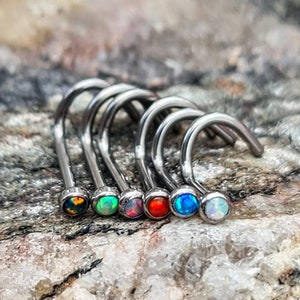 Bezel Set Feueropal | Implant Grade Titan | Nasenlochschraube | Nasenstecker | 1mm 18g | Nasenpiercing-Schmuck | Schwarz Weiße Opale | UK Verkäufer