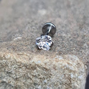 Titanium Crystal Heart Prong Set Labret Stud - 1.2mm/1.6mm Gauge Gauge - suitable for lip, tragus, helix etc - UK Seller