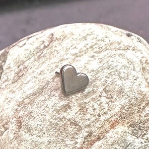 Sans filetage | Petit coeur | Boule d'extrémité de piercing en titane de qualité implantaire | Pièce jointe UNIQUEMENT | Vendeur britannique | Bijoux de corps à épingles