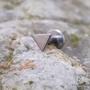 Tiny Plain Triangle Titanium Labret Stud | 1.2mm Gauge 16g | suitable for lip tragus helix conch cartilage ear piercings | UK Seller