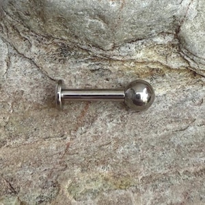 Labret Stud | Internally Threaded Implant Grade Titanium | 1.6mm (14g) | Plain Lip Ear Conch Jewellery | Basic Piercing Bar | UK Seller