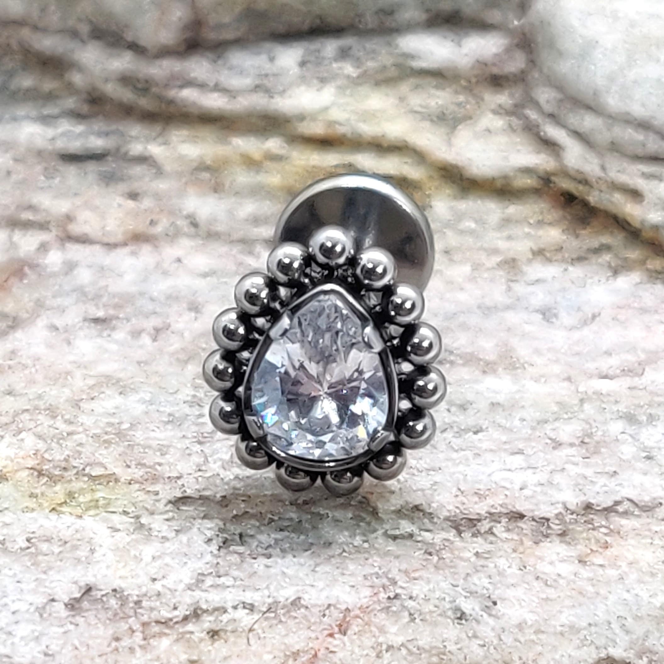 Teardrop labret shop jewelry