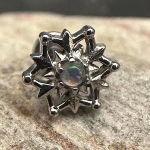 Schneeflocke Feueropal Titan Piercing Bolzen | Durchmesser 1,2 mm | Flaches Rücken Labret | tragus helix muschel ohrknorpel | UK Verkäufer | Weihnachtsgeschenk