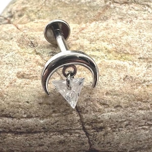 Pendentif en cristal croissant de lune | Piercing pour le piercing en titane | 1,2 mm 16 g | Labret à dos plat | Boucle d'oreille hélix caché conque pour cartilage de l'oreille | Vendeur britannique