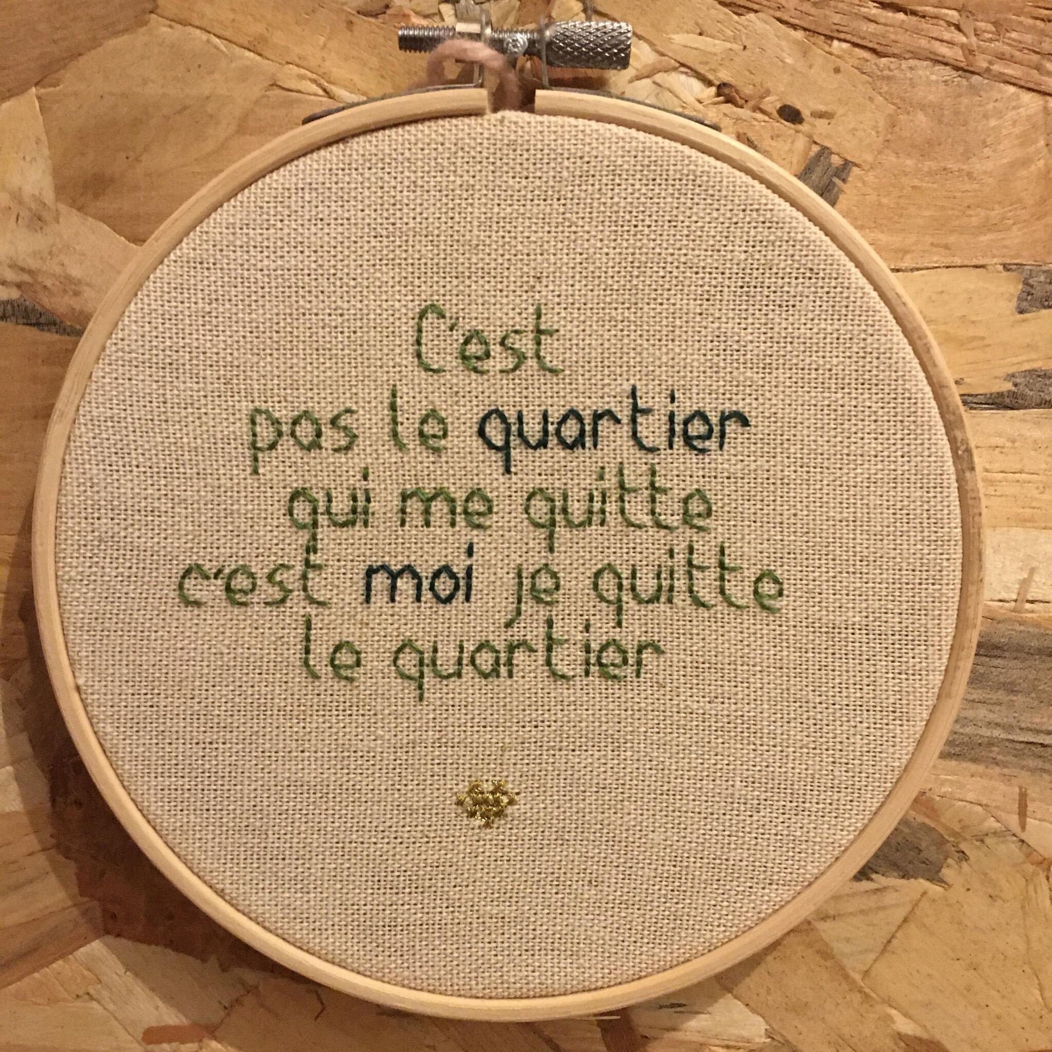 Cadre Déco Toile Coton Booba Quartier Broderie Fait Main