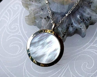 Mother of Pearl Locket Necklace - Locket Bracelet | Keepsake Glass Lockets for Ashes, Locks of Hair, Pet Fur, Cremation Memorial Urn Pendant