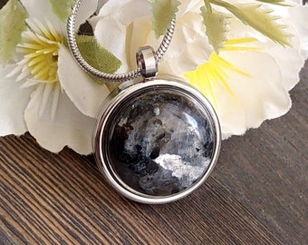 Black Larvikite Crystal Locket | Keepsake Jewelry | Urn Necklace for Ashes | Condolence Gift | Cremation Jewelry | Pendant for Cremains