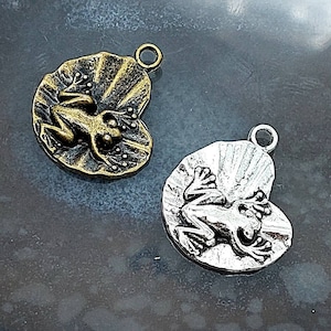 Frog on Lily Pad Charm | Frog Charm