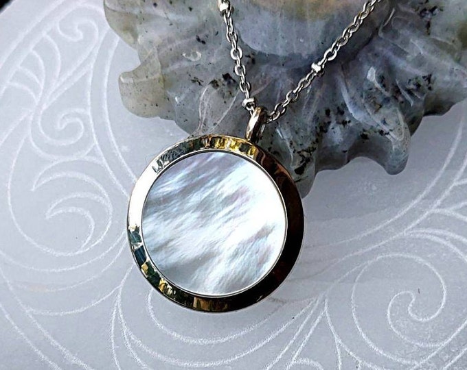 Mother of Pearl Locket | Keepsake Jewelry | Glass Urn Locket Bracelet or Pendant | Urn Jewelry for Ashes, Hair, Pet Fur | Cremation Necklace