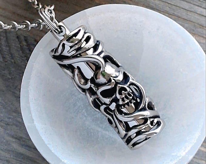 Skull Urn Necklace, Cremation Jewelry for Men, Stainless Steel Jewellery for Human Ashes, Pendant for Ash Cremains
