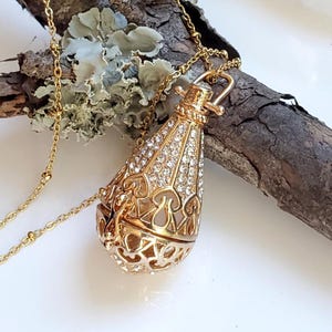 Large Gold Tone Teardrop Locket with Keepsake Glass | Urn Jewelry for Ashes or Strands of Hair | Cremation Jewelry | Tear drop Urn Necklace