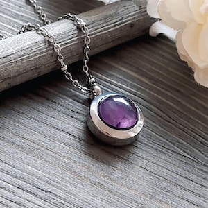Medallón de recuerdo de cristal de amatista hecho a medida / Collar pequeño para cenizas de cremación / Joyería conmemorativa para cenizas / Regalos de piedra natal de febrero