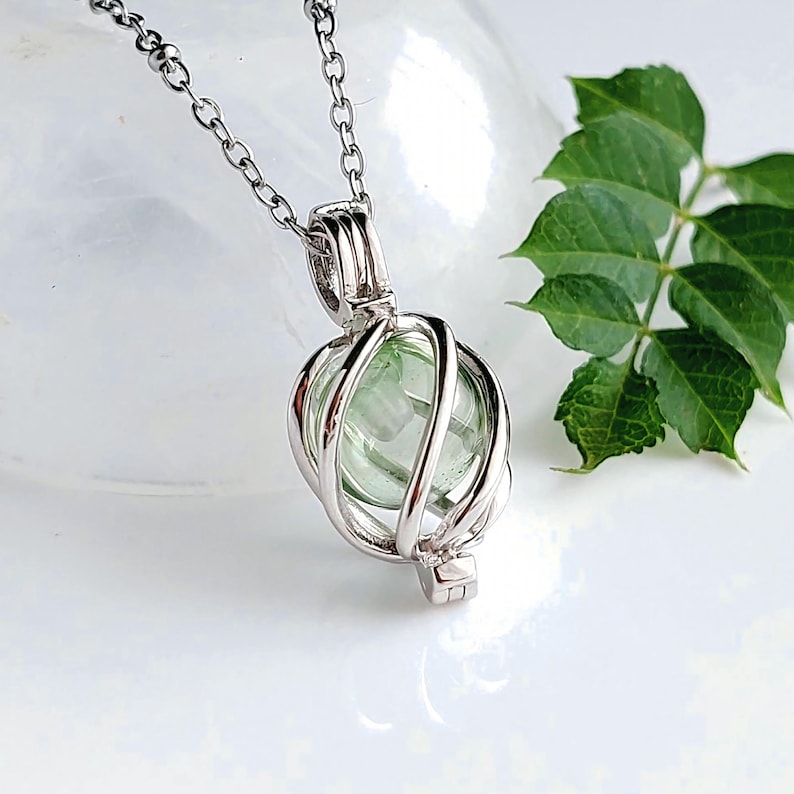 Collar con urna en forma de lágrima de plata de ley con esfera de cristal (color a elegir) / Medallones conmemorativos / Joyería con colgante de cristal para cenizas de cremación / Regalo de condolencia imagen 1