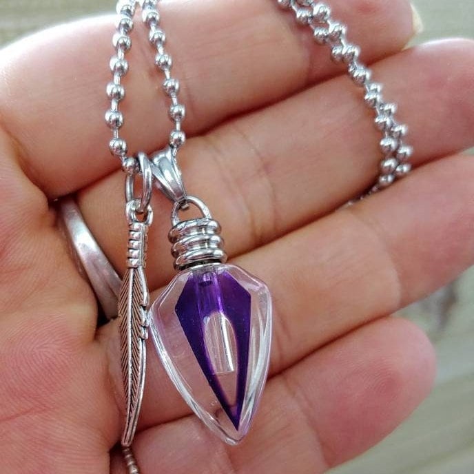Arrowhead urn necklace deals