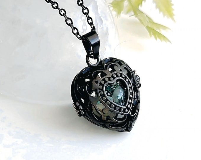 Black Heart Locket Urn Necklace, Heart Cremation Jewelry for Ashes, Glass Keepsake Locket Pendant