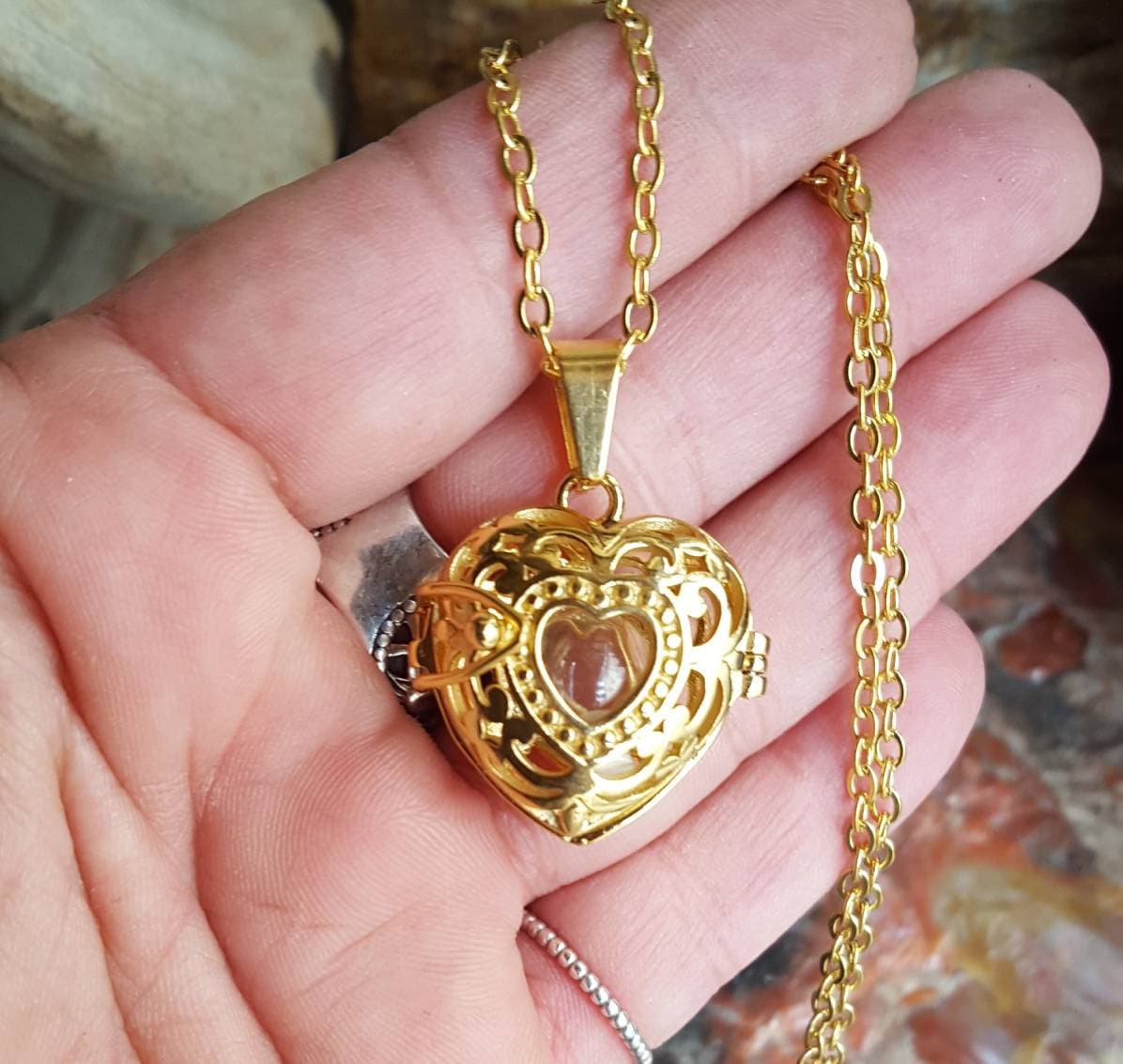 Gold heart urn necklace Clearance