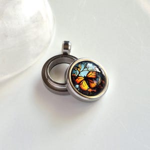Small Butterfly Memorial Locket Necklace : Cremation Ashes Jewelry, Keepsake Gifts, Monarch Butterflies Urn Pendant bild 3