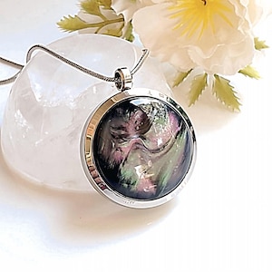Médaillon aurore boréale | Médaillons souvenir | Bijoux cendres de crémation | Collier Urne | Pendentif à mémoire de forme | Bijoux commémoratifs