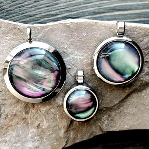Médaillon aurore boréale | Bijoux cendres de crémation | Collier urne souvenir | Pendentif commémoratif en frêne | Médaillons galaxie | Cadeaux pour elle