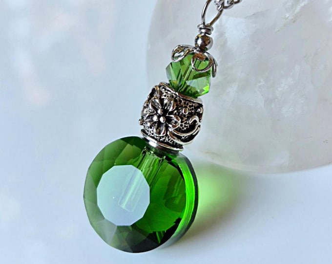 Emerald Green Crystal Urn Necklace, Handmade Cremation Jewelry, Memorial Ashes Keepsake, Ash Holder