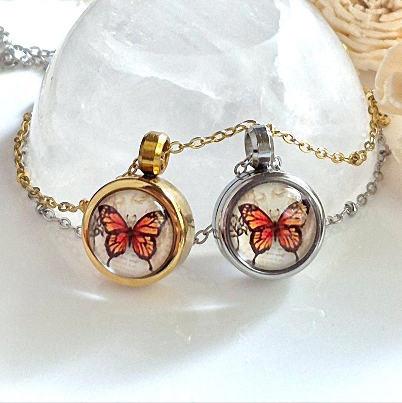 Small Butterfly Memorial Locket Necklace : Cremation Ashes Jewelry, Keepsake Gifts, Monarch Butterflies Urn Pendant bild 1