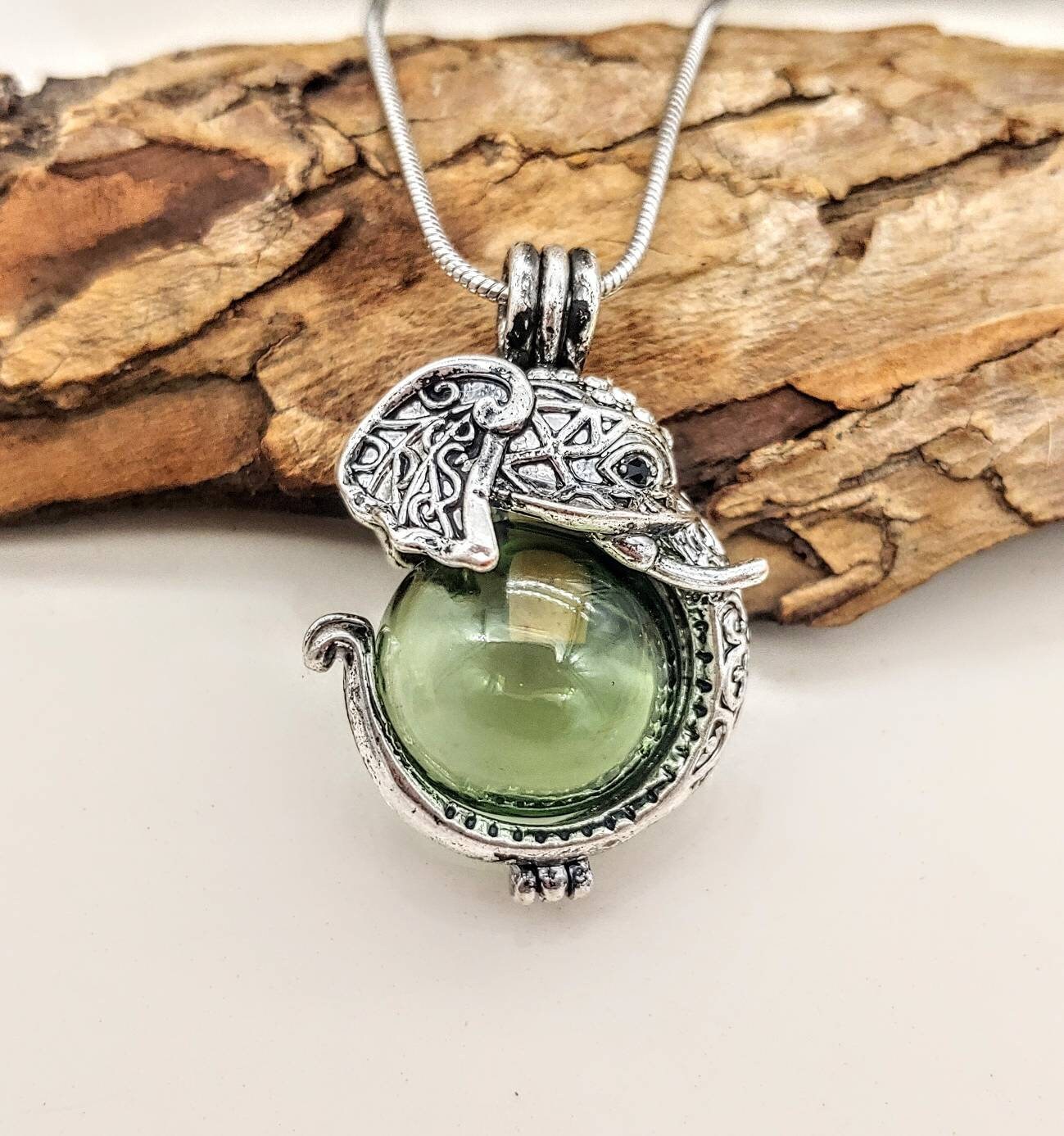 Creative jewelry Cabochon Glass silver Necklace pendants:Elephant listen music Creative jewelry Cabochon Glass silver Necklace pendants:Elephant listen music
