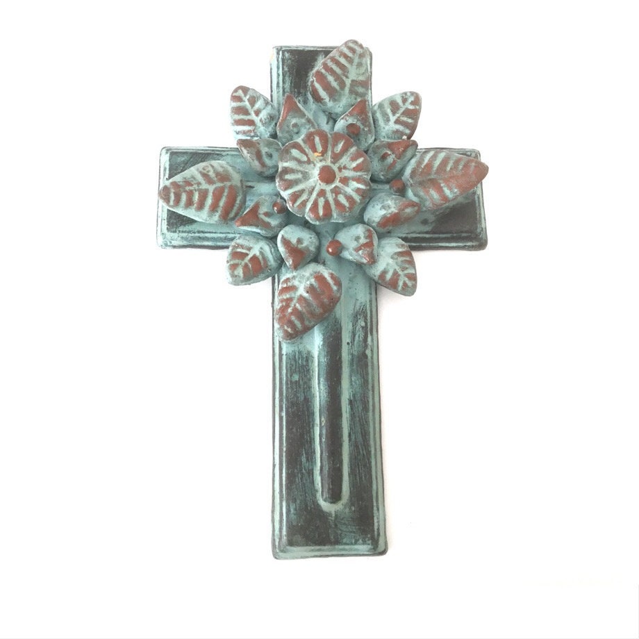 Croix en Terre Cuite avec Décoration Florale Relief