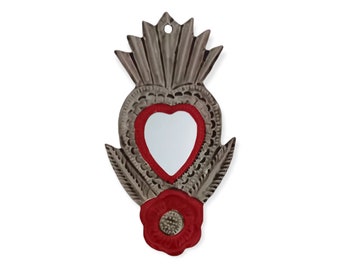 Red rose ex-voto heart, in the shape of a pineapple, with mirror in the center