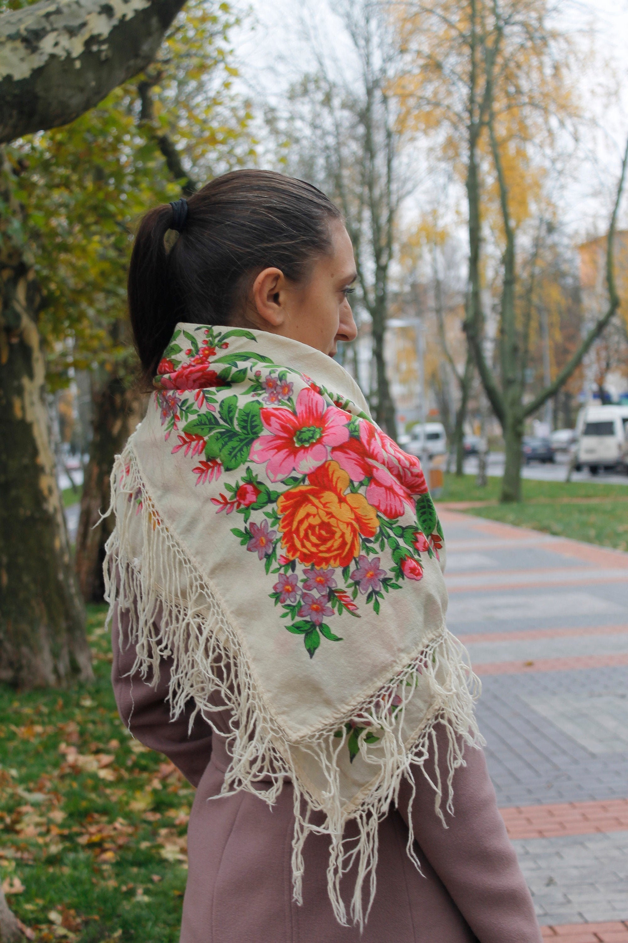 Large Vintage Shawl With Tassels Creamy Ivory Floral Wool Etsy