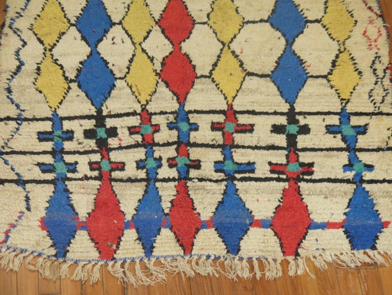 Vintage Morrocan rug Size 4'1''x7'