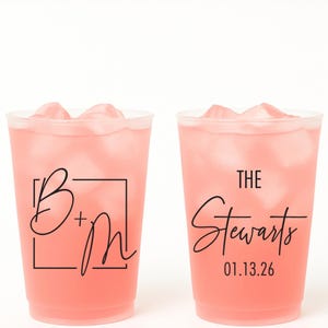 Vasos personalizados esmerilados para bodas: decoración personalizada para fiestas.