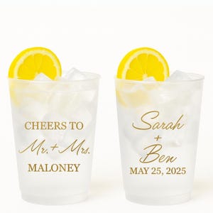 Custom Frosted Wedding Cups – Personalized Mr and Mrs Party Cups – Reusable Drinkware for Wedding Reception, Toasts, or Bridal Shower Decor