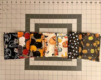 Cotton Halloween/autumn/fall fabric destash, 7 different patterns included, 2 general sizes