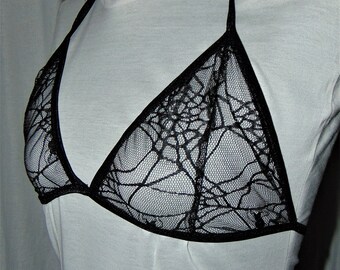 Bralette en dentelle Spider Web - Un entrelacement séduisant d'élégance