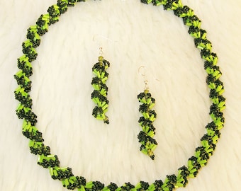 Green spiral shell shape necklace & earrings set