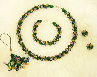 Summery flowers in necklace, bracelet, earrings and pendant set